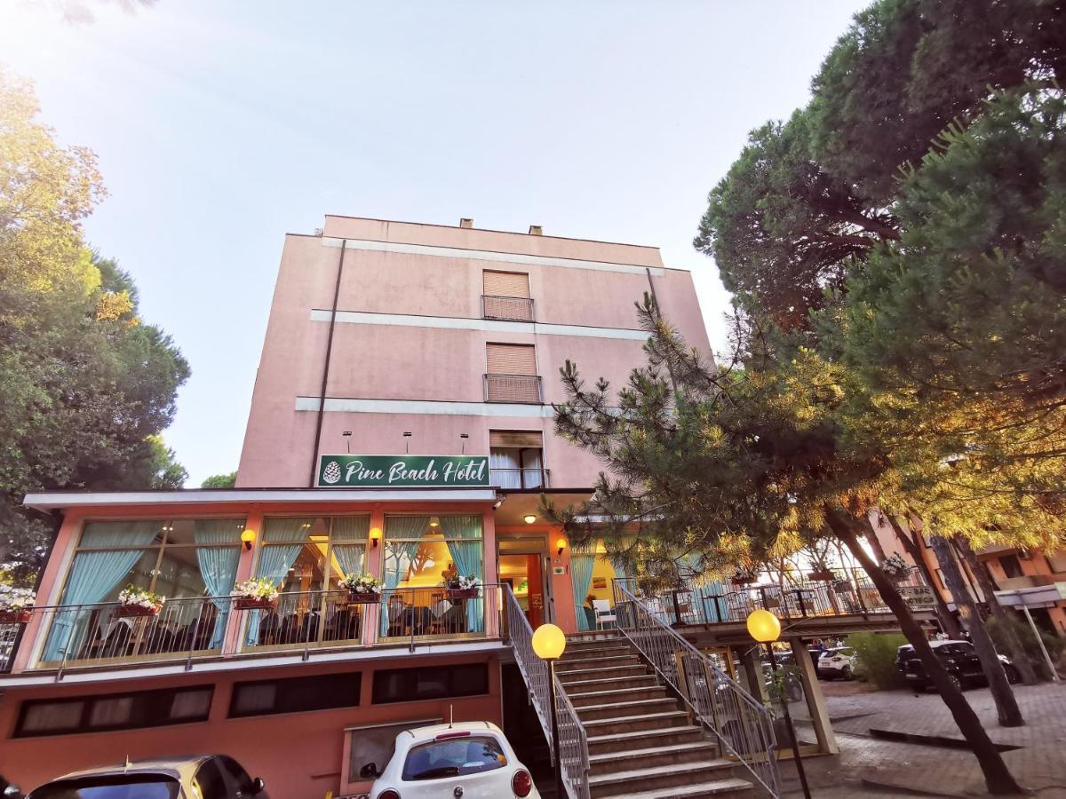 Hotel Pine Beach Rosolina Mare Exterior foto
